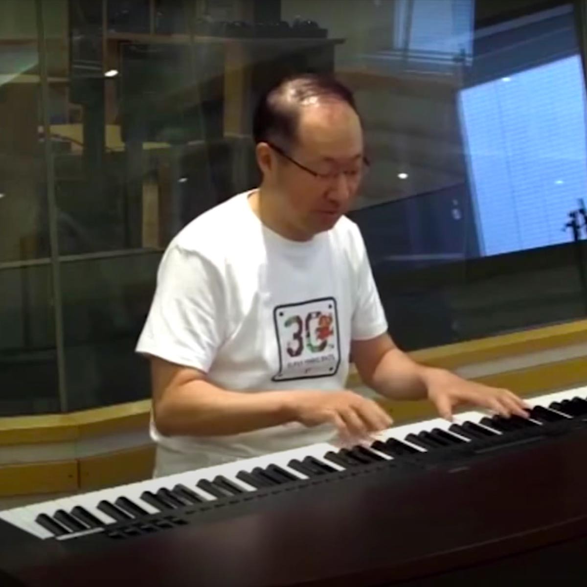Koji Kondo Music Sheets Artists Play Koji Kondo Songs On Virtual Piano - roblox piano keyboard sheets lucid dreams