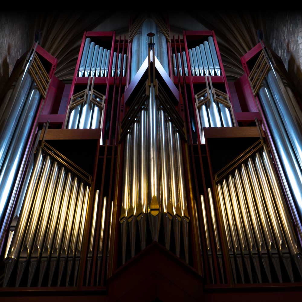 Звучание органа какое. Трубы органа. Орган музыкальный инструмент. Современный орган. Современный музыкальный орган.
