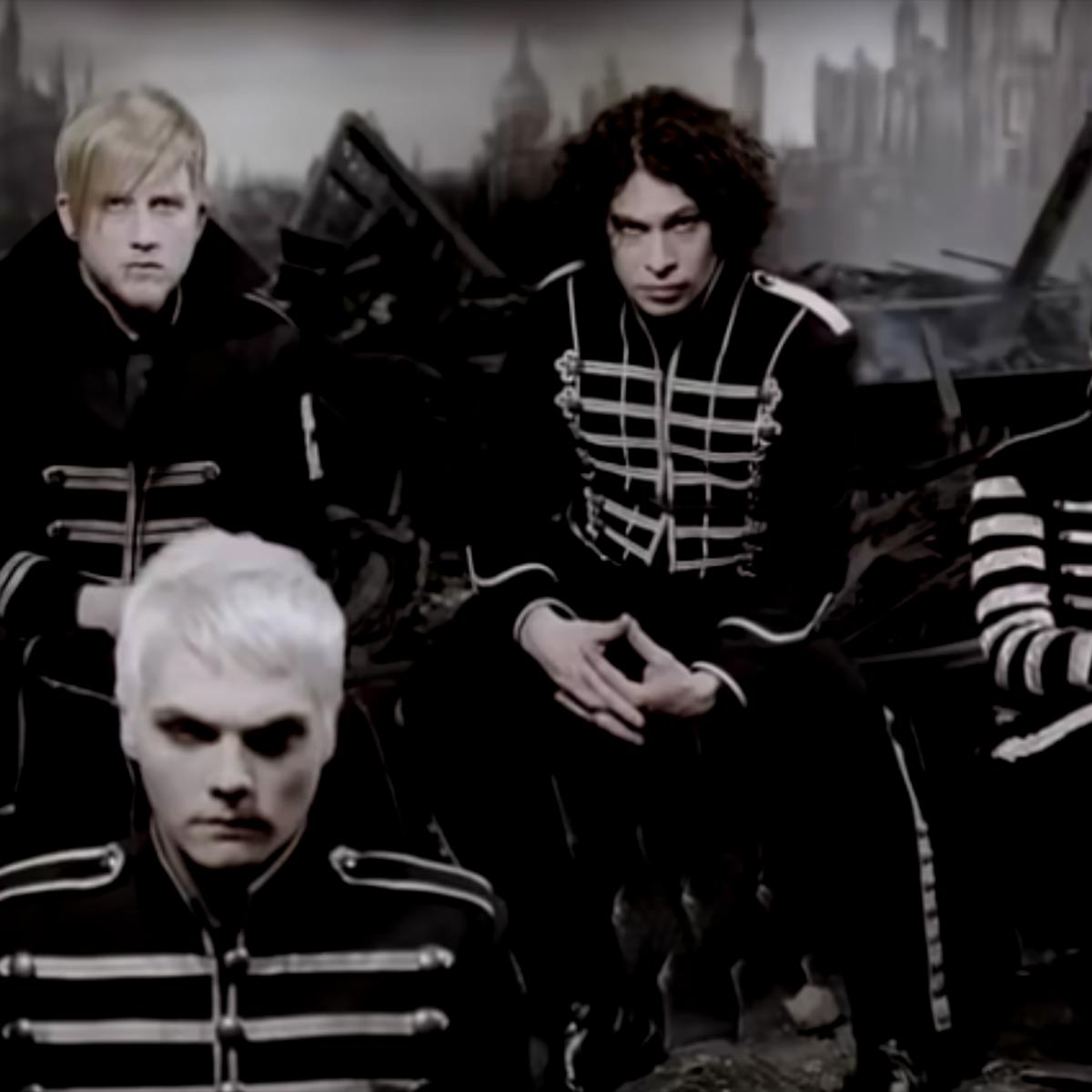 Play Welcome To The Black Parade Music Sheet Play On Virtual Piano