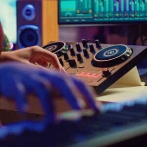 Charles Fox, Artist on Virtual Piano, Play Piano Online