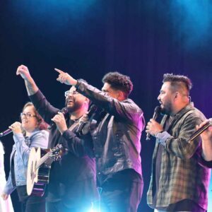 Hillsong Worship, Artist on Virtual Piano, Play Piano Online