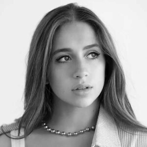 Tate McRae, Artist on Virtual Piano, Play Piano Online